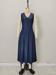 Abito lungo estivo 2026 nuovo alla moda, semplice, casual, scollo a V, con bottoni, tinta unita, vestibilità ampia, traspirante, senza maniche - Product Image 4