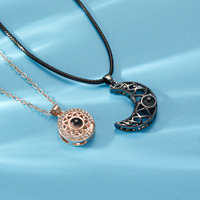 Multi Styles 100 Langues Collier Je t'aime Colliers magnétiques Soleil Lune pour Couple Amoureux Cadeau