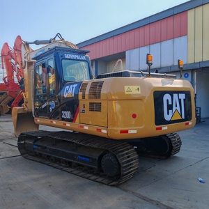 Excavatrice Caterpillar 320D2L de 12 tonnes, godet de terrassement sur chenilles, capacité 0,32 m³, équipement de construction d'occasion - Product Image 1