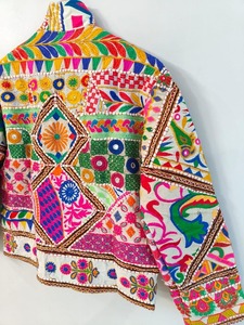 Chaqueta Blazer clásica de exportador indio para un estilo de oficina sin esfuerzo y trajes casuales inteligentes disponibles a granel - Product Image 5