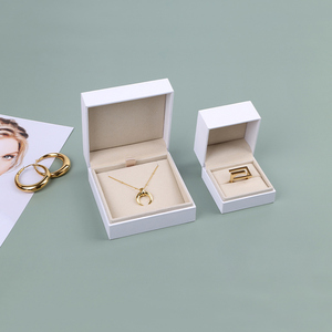 Boîtes d'emballage pour bijoux en papier personnalisées avec logo Boyang, petites, pour mariage, fiançailles, boîte à boucles d'oreilles blanche - Product Image 5