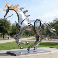 Grande statue de cheval en métal de D&Z Art Group, sculpture de cheval abstraite géométrique moderne en acier inoxydable pour jardin extérieur, parc