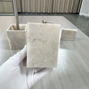 Set di accessori da bagno in resina <span class=keywords><strong>elegante</strong></span> Set di quattro pezzi tra cui <span class=keywords><strong>portasapone</strong></span> e porta spazzolino da denti per la casa o l'hotel per i regali - Product Image 5