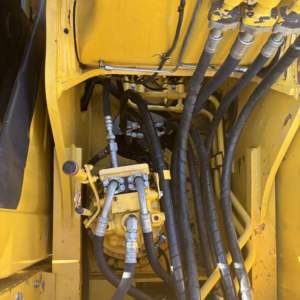 Utilisé pour Komatsu Excavator 24 tonnes Pc240-8 chenille d'occasion pour Komatsu 240 220 200 Excavator Low Price Sale Engine Pump Core - Product Image 5