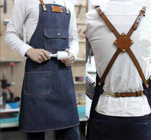 Tablier en jean personnalisé avec logo et impression de lettres, équipement de travail à bretelles pour pâtisseries, salons de coiffure et techniciens en coiffure - Product Image 2
