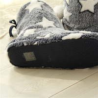 Chaussons d'hiver à motif d'étoiles en peluche pour femmes Chaussons chauds pour la maison Chaussons doux pour l'intérieur Bottes de neige antidérapantes avec hauteur de cheville