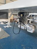 Cellule de découpe au jet d'eau à portique supérieur BBET avec table rotative à dos ouvert et plateforme de travail, pompe IP65 à 6 axes, longue durée de vie