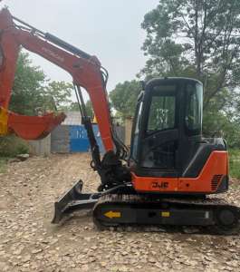Excavatrice Hitachi ZX50 d'occasion en bon état, 5,2 tonnes, disponible en stock limité, prête à être expédiée, excellent rapport qualité-prix - Product Image 6