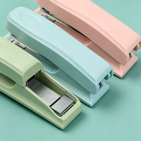 Mini Agrafeuse Macaron Rose Bleu Vert Mignonne Compacte pour Bureau et Étudiants – Idée Cadeau
