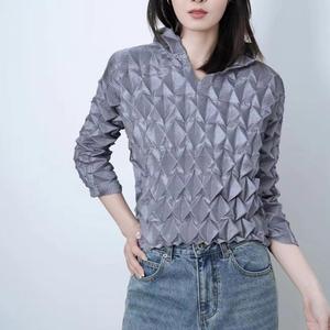 Nuova Blusa Lunga Plissettata 3D Irregolare Fatta a Mano Stile Vintage Casual da Donna Primavera Estate 2026 - Top Plissettato Miyake Regolare - Product Image 2