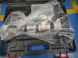 Machine à chanfreiner les tuyaux en acier pneumatique ISP-80 pour tuyaux de 28 à 76 mm, épaisseur 15 mm - Product Image 1
