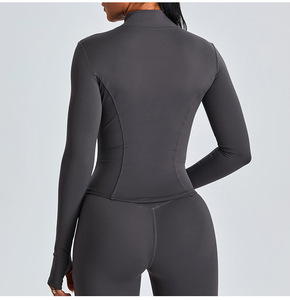 Set da Yoga OEM ODM 2 Pezzi con Giacca a Maniche Lunghe e Leggings Avvolgenti per <span class=keywords><strong>Donna</strong></span>, Alta Qualità Effetto Nudo per Esercizio e Corsa - Product Image 3