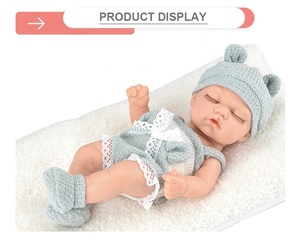 Bambola in Vinile Morbido da 10 Pollici per Neonati, Giocattolo Adorabile con Cuscino - Giocattolo Morbido - Product Image 3