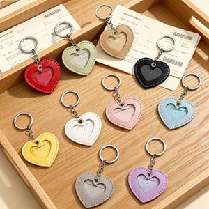 New Hot-selling PU Leather Anti-loss Luggage Tag Heart-shaped Access Card Holder Simple Keychain Pendant - Product Image 4