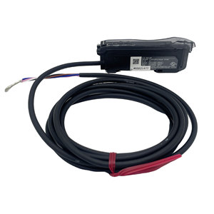 Nouvel amplificateur de capteur laser numérique KEYENCE LV-N11P, unité principale connectée par câble, sortie PNP, en stock - Product Image 2