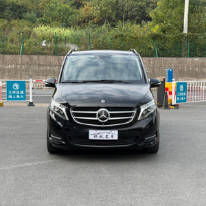 La <span class=keywords><strong>Mercedes</strong></span>-Benz Classe <span class=keywords><strong>V</strong></span> 260L Premium Extended Edition 2017 est une voiture d'occasion professionnelle destinée à l'exportation à bas <span class=keywords><strong>prix</strong></span>. - Product Image 1