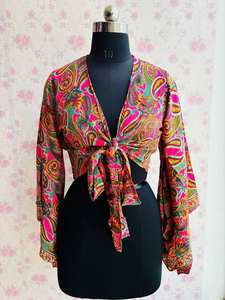 Top de seda para mujer con lazo frontal, hecho a mano, estilo bohemio hippie, top de verano con mangas acampanadas - Product Image 2