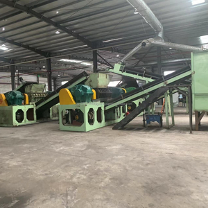 Déchiqueteur de pneus robuste à deux arbres avec moteur et groupe électrogène 88 kW, capacité de 5 à 15 tonnes/jour pour les gros pneus de camions OTR et de camions miniers - Product Image 2