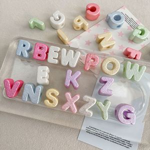 Perles de luxe en acrylique texturé, grandes perles à lettres anglaises, accessoires DIY pour sacs à dos, chaînes de téléphone, porte-clés et décorations suspendues - Product Image 3