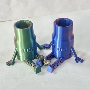 Figurine Articulée Imprimée en 3D 2026 avec Jambes Articulées, Jouet Multicolore Amusant, Décoration Originale pour la Maison, Modèle Cadeau - Product Image 4