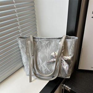 Sac à bandoulière pour femme, grand sac à main en PU avec ruban, sac fourre-tout pour femme - Product Image 1