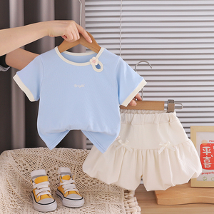 Set Estivo Trendy per Bambine 2 Pezzi con Stampa Animalier, Top a Maniche Corte e <span class=keywords><strong>Pantaloncini</strong></span> Abbinati, Outfit Morbido e Traspirante per Bambine 1-5 Anni - Product Image 2