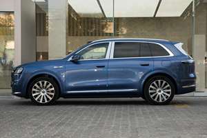 2025 Chine Auto <span class=keywords><strong>Seres</strong></span> Top Brand M7 Pro + Plug-in Hybrid SUV 6 Seat New Energy <span class=keywords><strong>Voiture</strong></span> électrique avec pile à combustible Direction gauche PHEV - Product Image 4