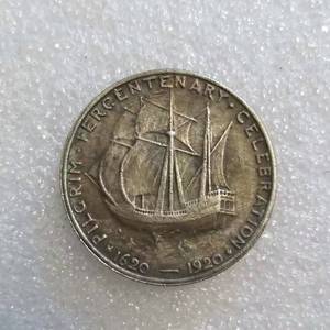 1921 États-Unis Pièce de monnaie demi-dollar du Tercentenaire des Pèlerins en argent, réédition, et jeton en laiton - Product Image 6