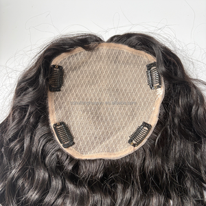 Prêt à expédier : Topper capillaire en soie noire naturelle avec boucles, style <span class=keywords><strong>latino</strong></span> bouclé, pour perruque européenne et américaine, vente en gros - Product Image 4