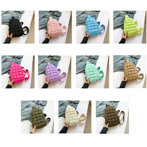 Bolso Bandolera Acolchado de Moda Qetesh, Bolso de Pecho con Rejilla Suave, Bolso Tipo Fanny Pack Acolchado y Moderno para Uso Diario y Viajes - Product Image 4