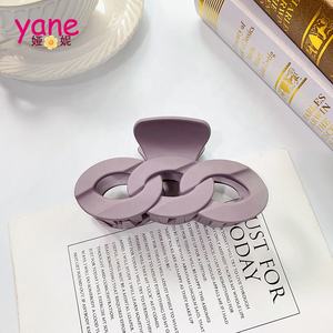 Einfache Farb kette Kunststoff große Haar Krallen matte Clip Dusche Dekoration Frauen - Product Image 5