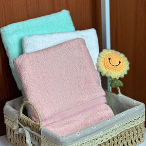 Toalla de Baño Premium 100% Algodón, Suave, Lisa, Tejida, Calidad de Hotel, con Alta Absorción de Agua para Spa y Hostelería - Product Image 1