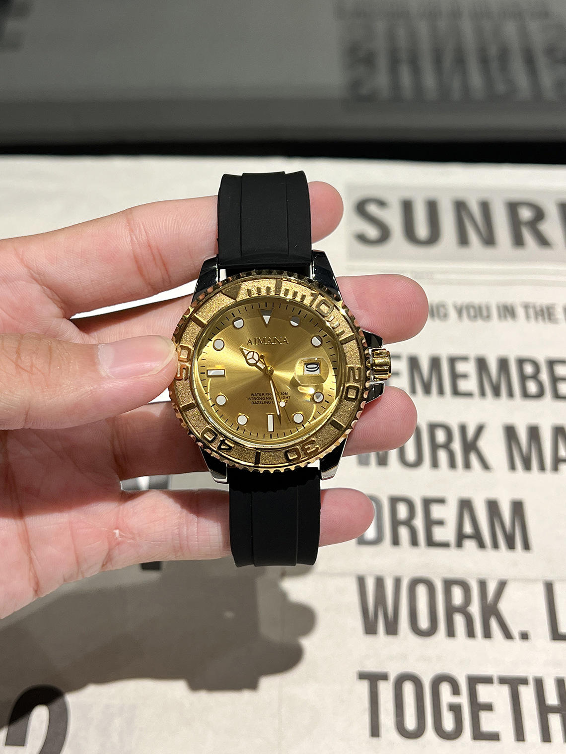 เทปสีดำหุ้มทอง