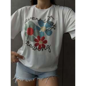 T-shirt à imprimé floral pour femme, 100% coton jersey, manches régulières, respirant, impression sérigraphique - Product Image 5