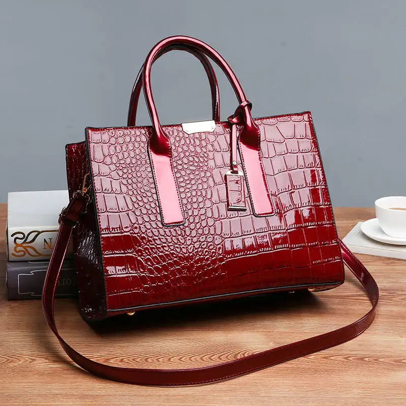 The Latest Fashion And Fashion Crocodile Pattern Large Capacity Handbag Female Handbags