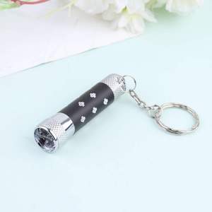 Vente en gros personnalisée : Jouet pour animaux 2-en-1 avec pointeur laser rouge, stylo LED et lampe torche blanche porte-clés - Product Image 5