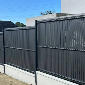 Clôture en métal 3D Panneau de clôture incurvé Bande verticale <span class=keywords><strong>PVC</strong></span> <span class=keywords><strong>lattes</strong></span> rigides de confidentialité Kit de latte <span class=keywords><strong>Occultation</strong></span> <span class=keywords><strong>PVC</strong></span> - Product Image 1