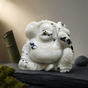 Bouddha rieur en pierre de lune - sculpture artisanale de Bouddha serein et souriant ou Hotei - cristal/reiki/énergie de guérison - 5 pouces et 1,79 kg - Product Image 3