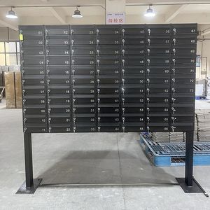 Boîte aux lettres murale en acier sur mesure pour immeuble d'appartements, unité de 8 portes en métal noir - Product Image 5