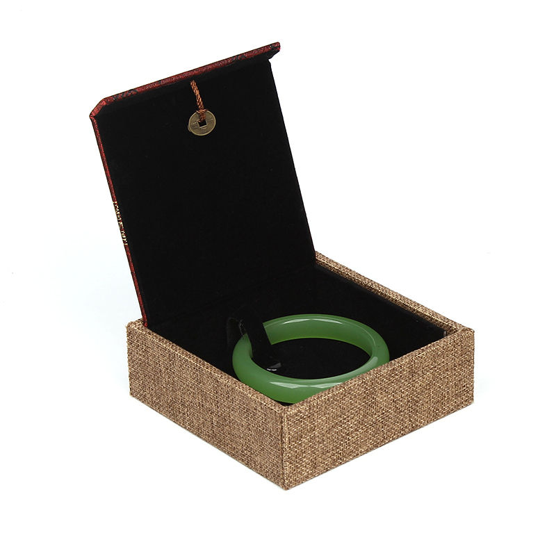 กล่องสร้อยข้อมือสีแดงขนาดใหญ่