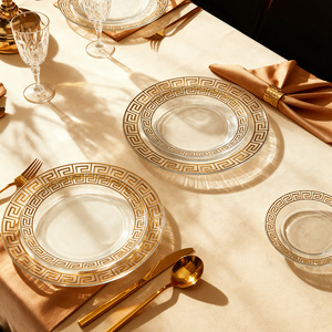 Vente directe d'usine, assiettes en verre de style européen de 13 pouces avec bordure dorée, design personnalisé, sans plomb, sans danger pour les aliments, respectueux de l'environnement - Product Image 3