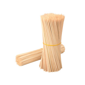 Brochettes jetables de long bâton de <span class=keywords><strong>bambou</strong></span> porte-bonheur de marque personnalisée OEM pour barbecue facile fête camping emballage de sac de fruits et aliments - Product Image 3