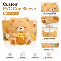 Manchon de bouteille en PVC moulé sur mesure OEM, motif ours mignon, manchon de tasse en silicone 3D gaufré personnalisé