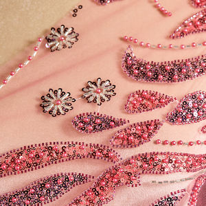 Заводская изготовленная на заказ Тюлевая кружевная ткань из органзы, жаккардовая ткань, разноцветная красная кружевная ткань с бусинами - Product Image 3