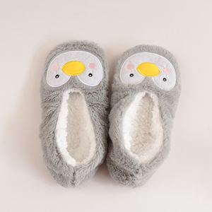 Nouvelle tendance, pantoufles en peluche pour adultes en forme d'animaux, en polaire PV, <span class=keywords><strong>mules</strong></span> d'hiver pour femmes - Product Image 4