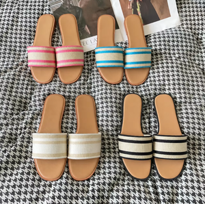 Sandalias de Mujer MR Fashion, de Cuero Genuino, Punta Abierta, Planas, Estilo Verano, con Estampado de Colores Mixtos y Hebilla Decorativa, Estilo Slip-On - Product Image 1