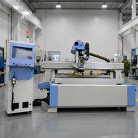 Machine CNC 3 axes YIHAI fiable pour la production de portes en bois, de cadres de fenêtres, d'escaliers et de moulures décoratives