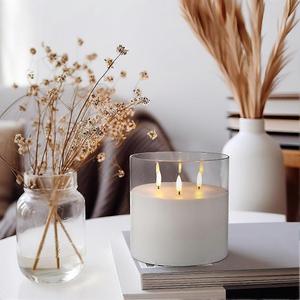 Bougies sans flamme extra larges à 3 mèches, 6"x6", en verre, à piles, avec LED scintillante, pour la maison, les mariages et les fêtes - Product Image 3