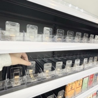 Étagères de présentation modernes et robustes en fer réglables pour cigarettes et tabac