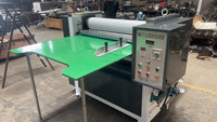 Machine semi-automatique de gaufrage de feuilles de papier à motifs pour le poker